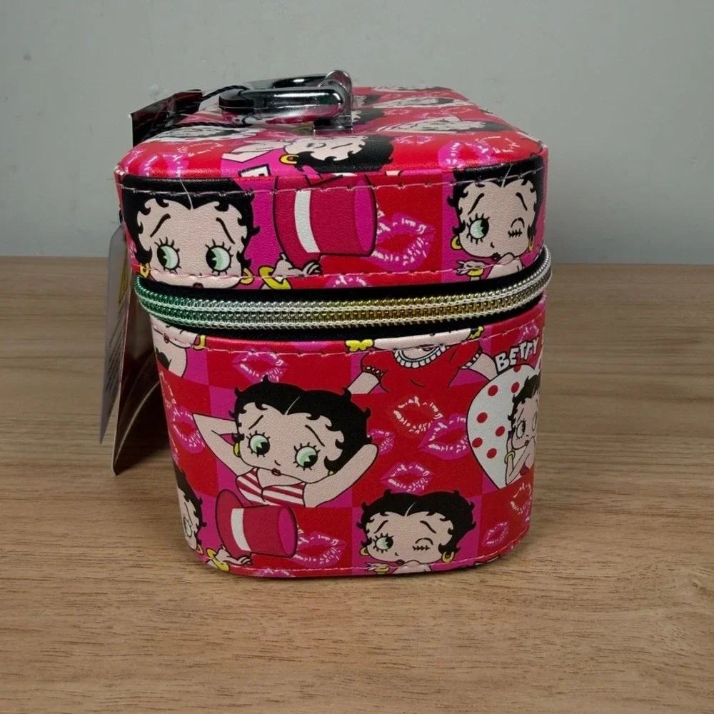 Betty Boop Makeup Bag Train Case Lips Hearts Red BP3817789AH Travel Vacation NEW
